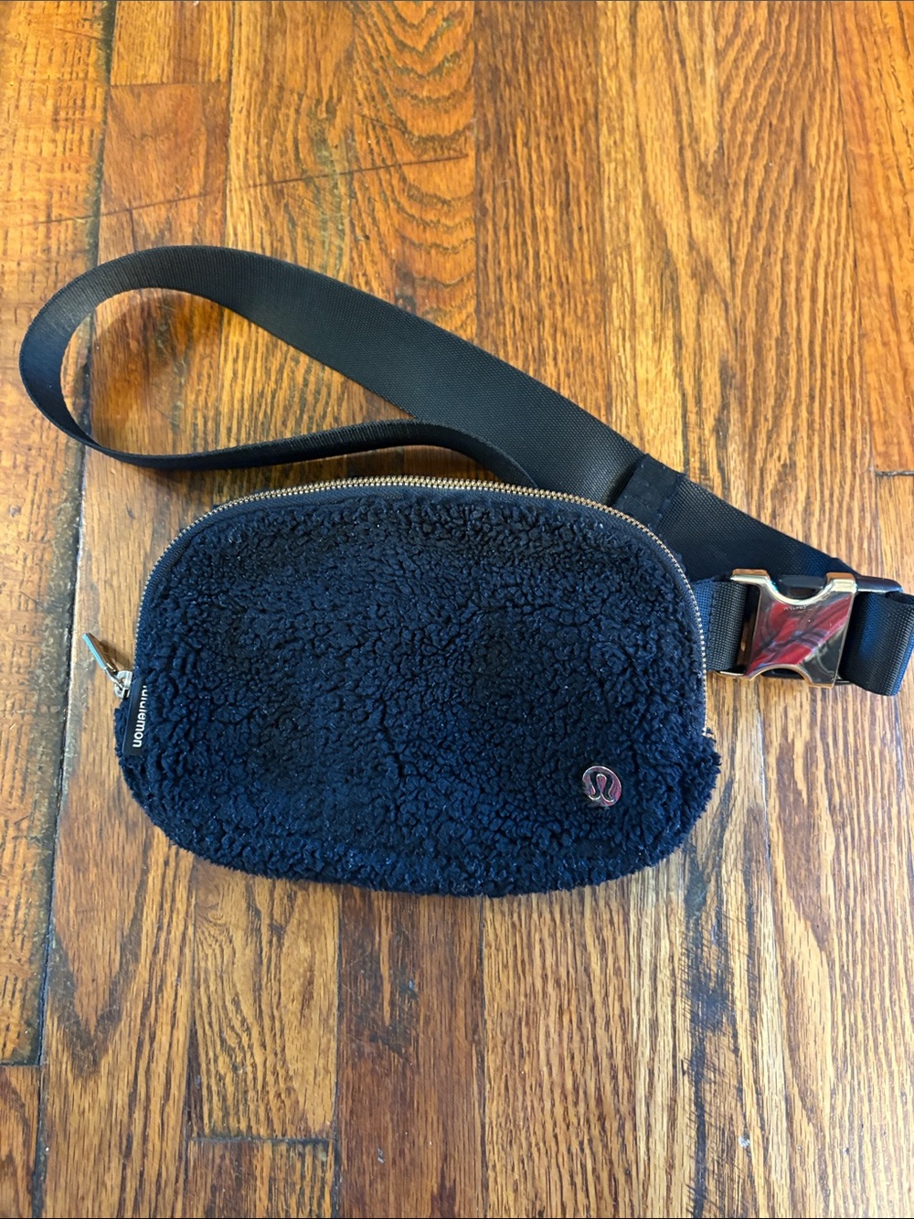 🎉Lululemon athletica Black and Gold Sherpa Crossbody Belt Bag